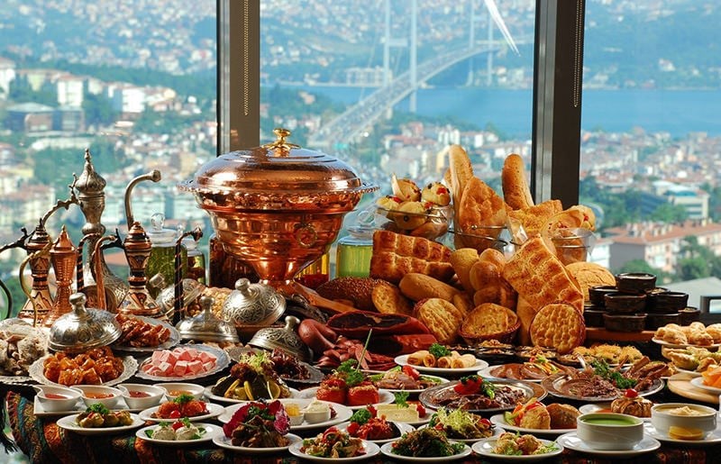 Essential Turkish Cuisine: What to Try First!